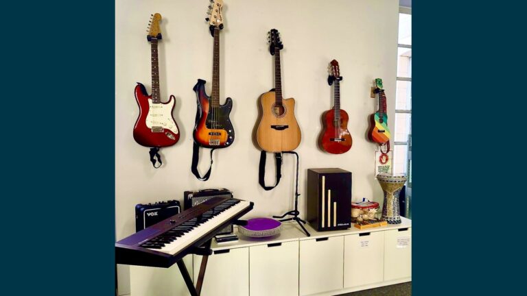 Prêt d’instruments de musique à la Médiathèque de Rochefort
