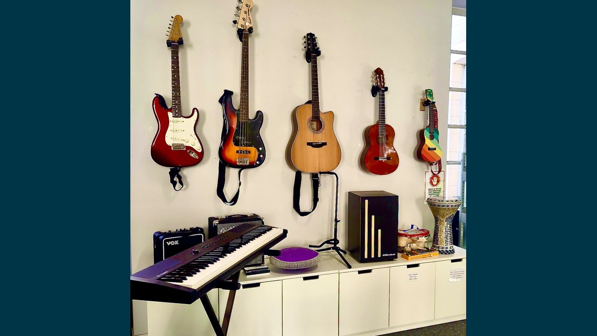 Prêt d'instruments de musique à la Médiathèque de Rochefort