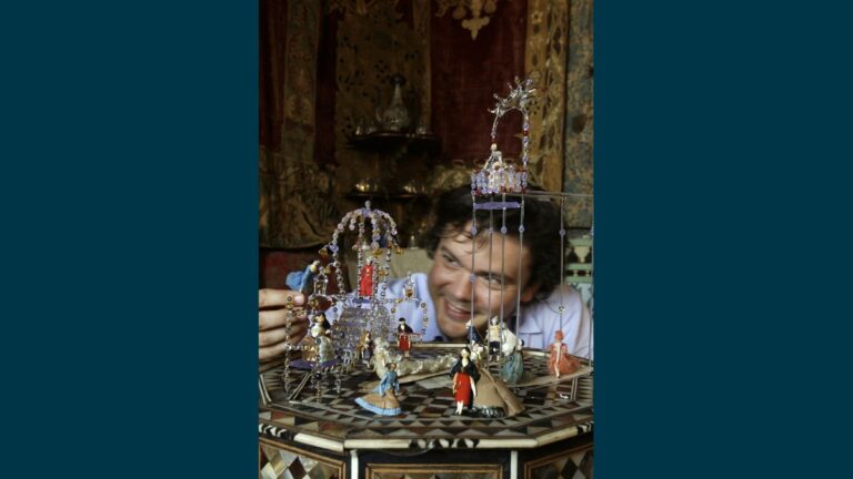 Exposition Othoniel à Rochefort : Le Petit Théâtre de Peau d'Âne au Musée Hèbre